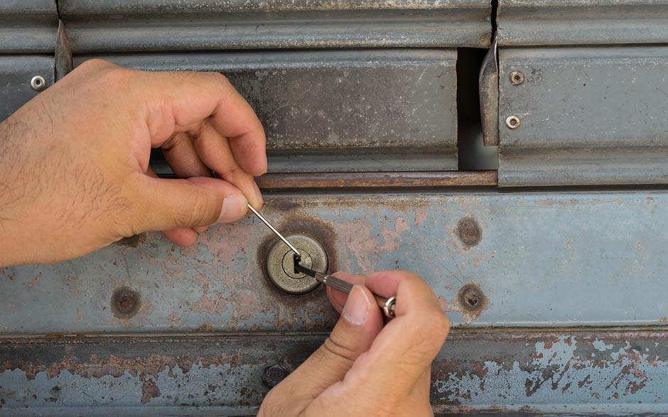 ouverture de porte claquée serrurier Puteaux