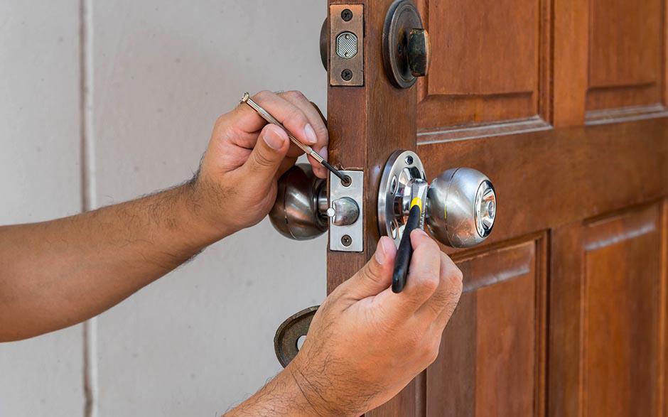 ouverture de porte claquée serrurier Puteaux